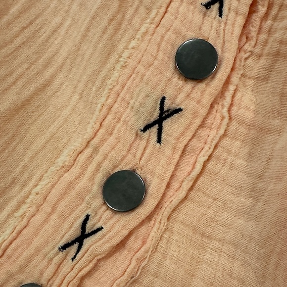 POL Peach Button-Placket Gauze Top with Pink Knit Sleeves - Picture 7 of 8